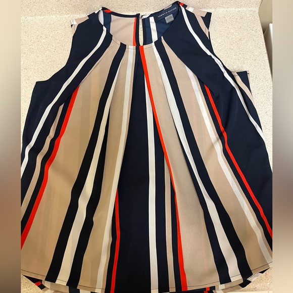 Tommy Hilfiger Stripe Pleated-Neck
Sleeveless Blouse Size Small - Picture 1 of 5